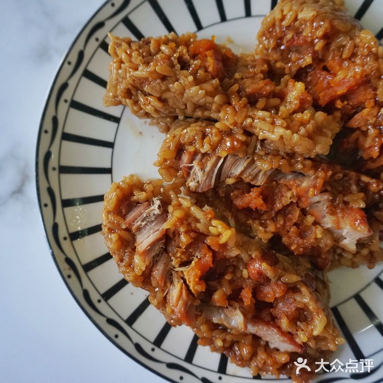 炒鸡无敌好吃的手工大肉粽，内馅简直绝了[得意]