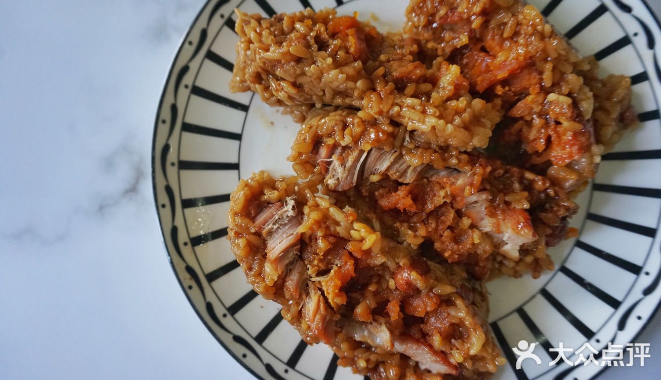 炒鸡无敌好吃的手工大肉粽，内馅简直绝了[得意]