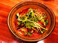 特色牛肉面-巴津碗碗面(人和店)