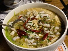 招牌酸菜鱼（必点）-爱啤精酿·民谣酒馆(滨江店)