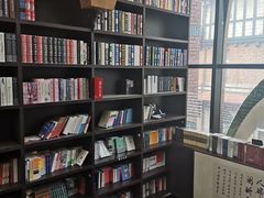 -钟书阁(松江泰晤士小镇店)
