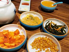 精品小菜-明洞阿姨·韩式酱蟹烤肉·创意料理(三元桥店)