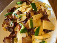 -云海肴·汽锅鸡·云南菜(天山百盛优客店)