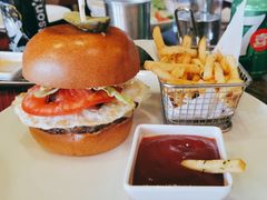 -WOLFGANG PUCK KITCHEN & BAR(迪士尼小镇店)