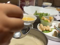 -红鼎豆捞·非遗鲍皇汤火锅(宝丰路店)