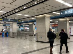 -体育场(地铁站)