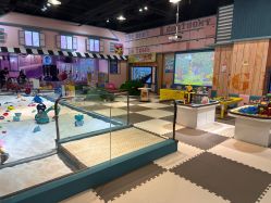 -卡通尼乐园(绿地缤纷城店)