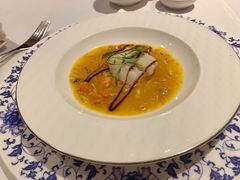 大闸蟹粉配煎日本元贝-Yan Ting 宴庭中餐厅(上海静安瑞吉酒店)