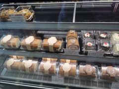 -红宝石·鲜奶小方·海派西点房(南丹店)