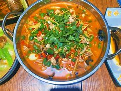 鲜锅兔-盐与味葱葱鲫鱼•自贡菜江湖菜(春熙店)