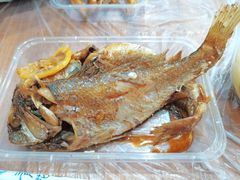 黄鱼-蓝精灵饺子店