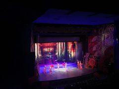 -工人俱乐部剧场杂技表演