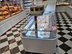 面包甜点陈列柜-味多美(江桥万达店)