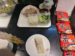 -汉金城海鲜烤肉自助百汇(威海威高广场店)