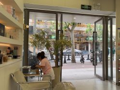 -PE SALON