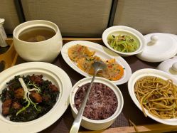 -臻康乃馨月子中心(集美店)