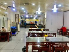 大堂-牛一嘴·兰州牛肉面·大盘鸡(财富中心店)