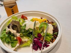 牛油果蔬菜沙拉-开海·红岛海鲜虾水饺(石老人店)