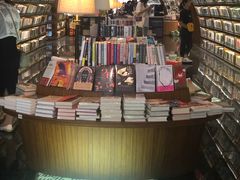 -钟书阁(珍园店)