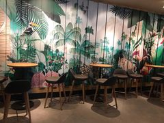 等位区-星巴克(夏日百货店)