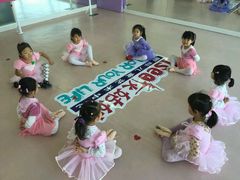 -Isee灰姑娘国际儿童艺术中心(BHGMall店)