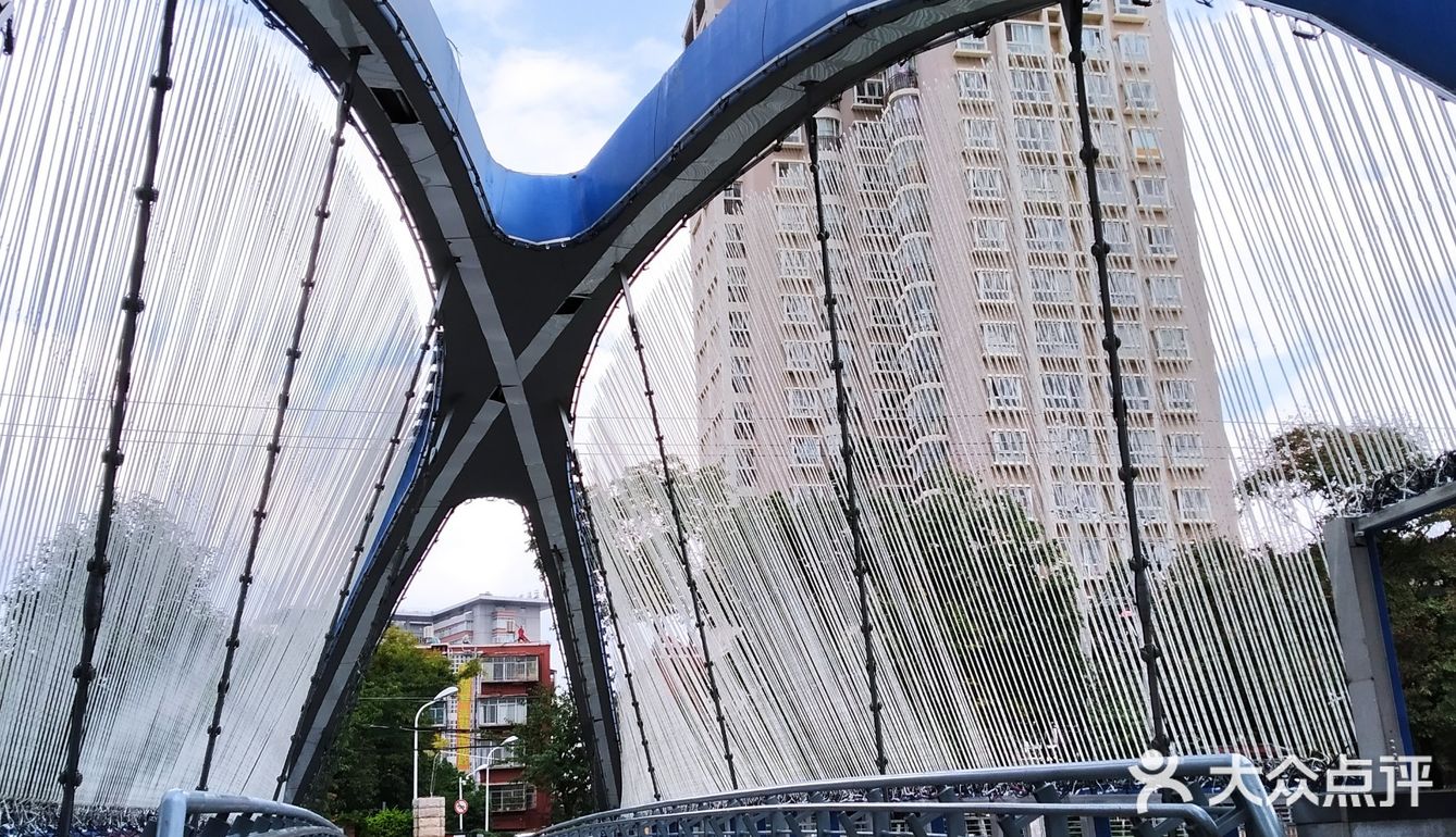 小人桥与母亲河