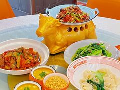 -阿瓦山寨·湘菜现炒·剁椒鱼头王(咸阳总店)