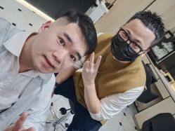 -HAIR CORNER