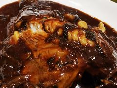 梅干菜烧鲑鱼-老吉士酒家(天平路店)