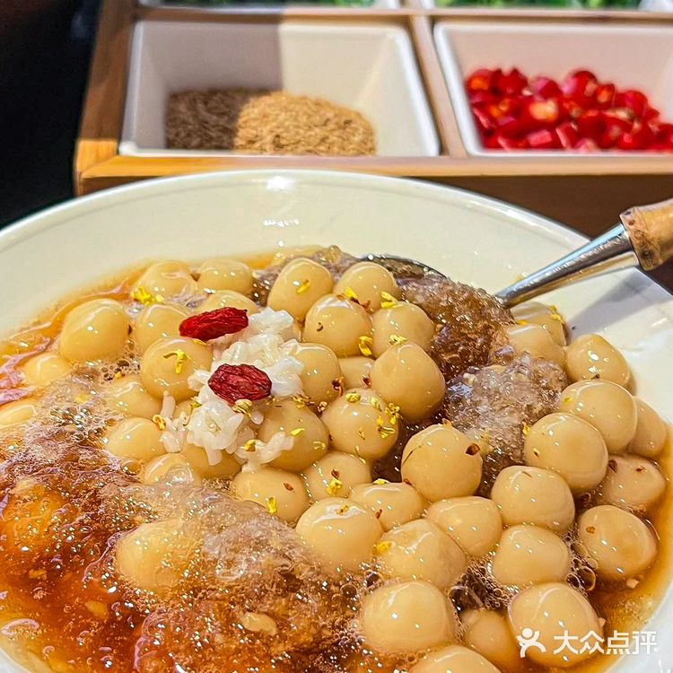 最近在德基广场逛街的时候发现了一家很特别的火锅店