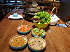 精品小菜-明洞阿姨·韩式酱蟹烤肉·创意料理(三元桥店)