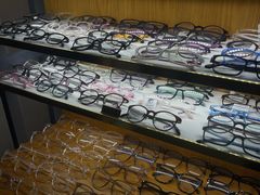 -优医视平价眼镜蔡司依视路折扣工厂店(十里堡店)