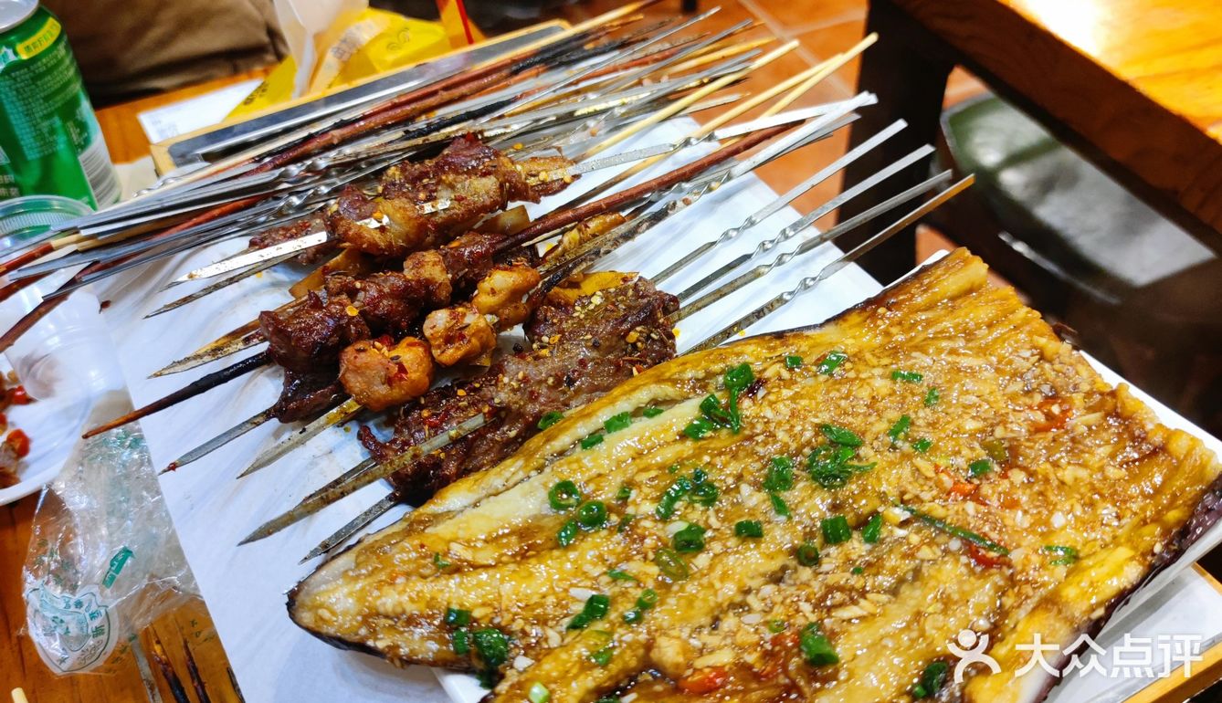 在长沙能吃肉吃到饱的东北烤串！[亲亲]2个人根本吃不完