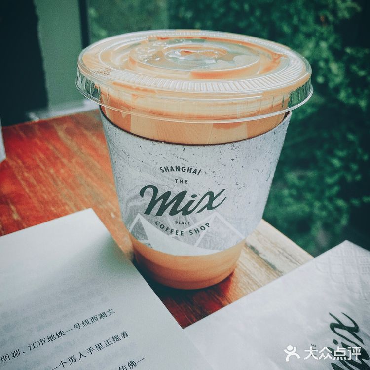 是我很喜欢的一个书店啦！地理位置很优越
