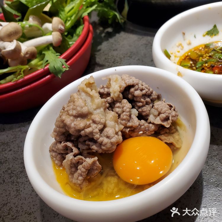 抢到58券得空就来了，选黑松露菌王国锅汤底么啥料