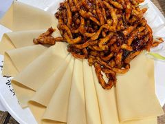 京酱肉丝-河沿肉饼Beijing Pie(东华门店)