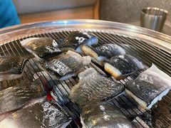 -围炉肉舍•炭烤活鳗•丹东海鲜烤肉(步行街店)