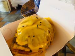 芝士熔岩牛肉汉堡-前进5路汉堡炸鸡(前进五路店)