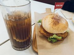 -必胜客(砂之船中东奥莱店)