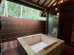 -三亚亚龙湾人间天堂鸟巢度假村