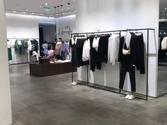 -URBAN REVIVO(上海中庚漫游城店)