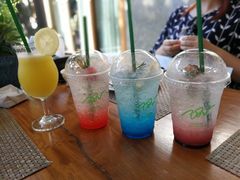 -Chom Cafe and Restaurant