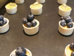 各式小甜点-北京王府井希尔顿酒店·万斯阁西餐厅