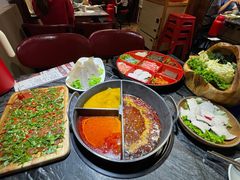 -热火朝天鲜切牛肉火锅(南强街巷店)