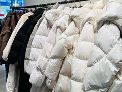 -URBAN REVIVO(上海中庚漫游城店)