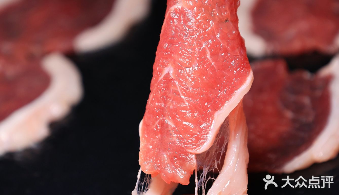 羊肉火锅配烧烤，舌尖上双重享受！