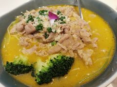 黄汁酸汤浸肥牛-港丽餐厅(高德置地店)