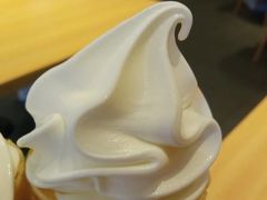 榴莲之神冰淇淋花筒-肯德基(坑梓店)