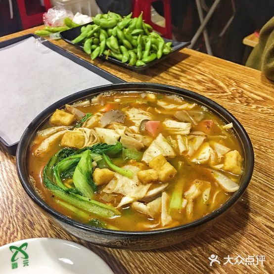 姐俩肉串麻辣烫