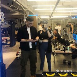 48岁阿姨坚持撸铁2年 身材和之前判若两人哈希游戏-万达哈希